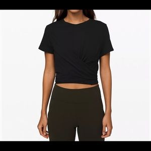 Lululemon time to restore shortsleeve black